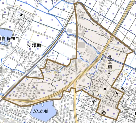 北玉垣町とその周辺の地図。町の範囲を重ねている
