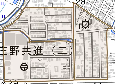 庄野共進とその周辺の地図。町の範囲を重ねている