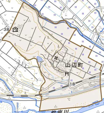 山辺町とその周辺の地図。町の範囲を重ねている