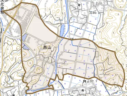 西山とその周辺の地図。町の範囲を重ねている