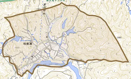 相鹿瀬とその周辺の地図。町の範囲を重ねている