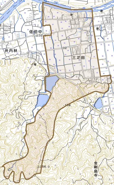 三疋田とその周辺の地図。町の範囲を重ねている