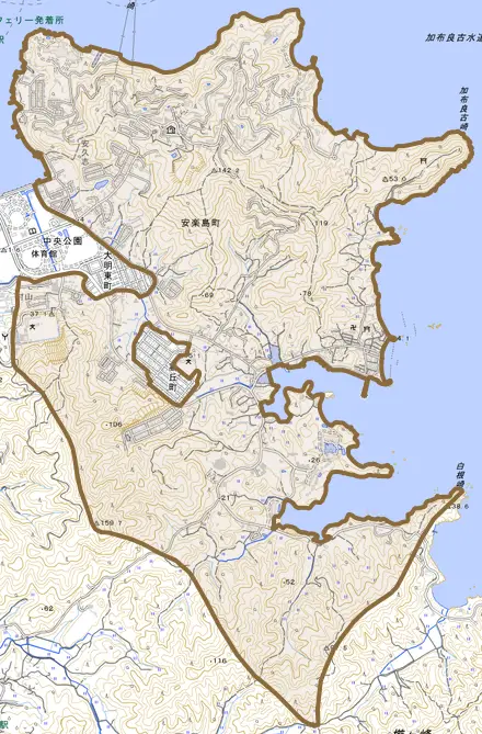 安楽島町とその周辺の地図。町の範囲を重ねている