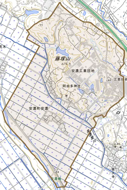 安濃町安濃とその周辺の地図。町の範囲を重ねている