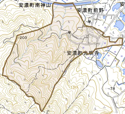 安濃町光明寺とその周辺の地図。町の範囲を重ねている