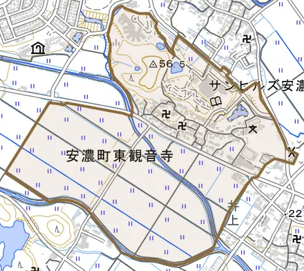 安濃町東観音寺とその周辺の地図。町の範囲を重ねている