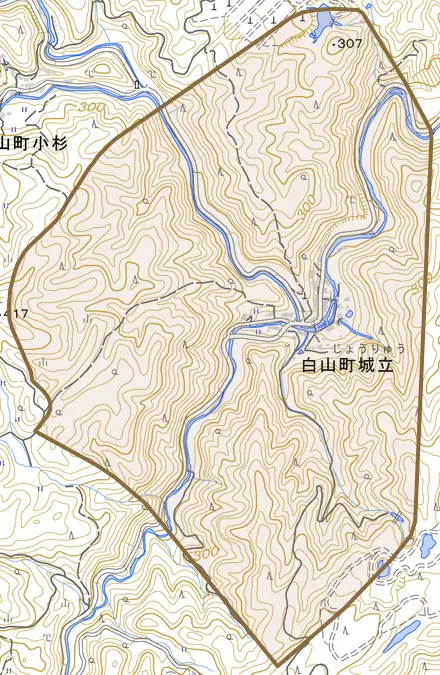 白山町城立とその周辺の地図。町の範囲を重ねている