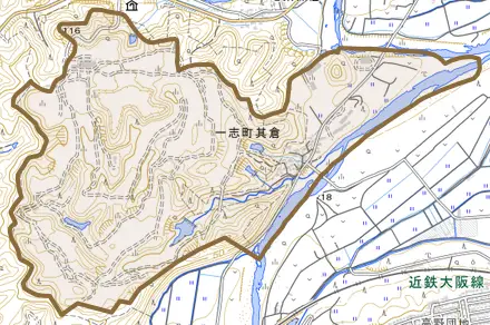 一志町其倉とその周辺の地図。町の範囲を重ねている