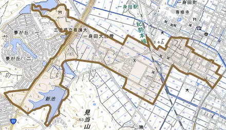 一身田大古曽とその周辺の地図。町の範囲を重ねている
