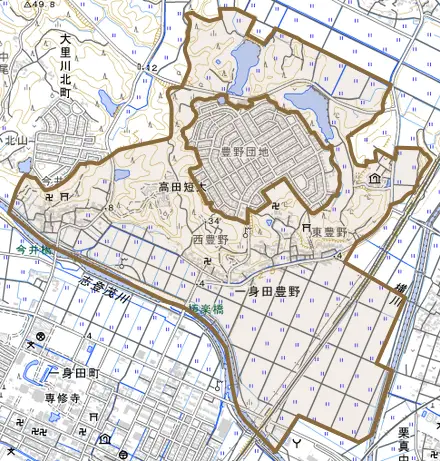 一身田豊野とその周辺の地図。町の範囲を重ねている