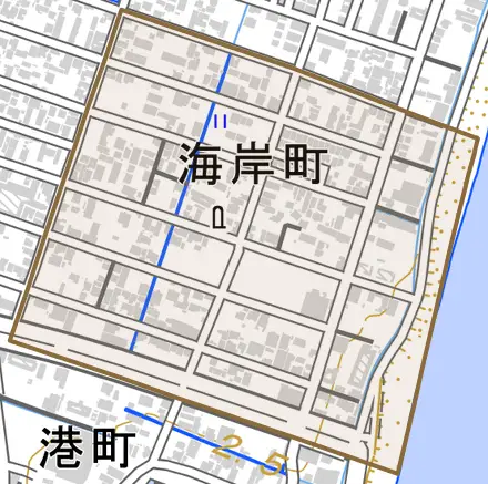 海岸町とその周辺の地図。町の範囲を重ねている