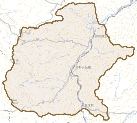 美杉町八知とその周辺の地図。町の範囲を重ねている