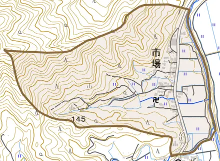 市場とその周辺の地図。町の範囲を重ねている