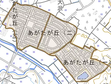 あがたが丘とその周辺の地図。町の範囲を重ねている