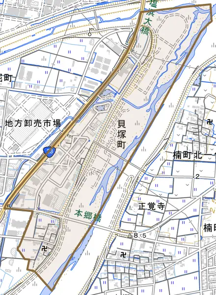 貝塚町とその周辺の地図。町の範囲を重ねている