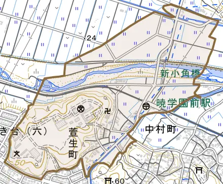 萱生町とその周辺の地図。町の範囲を重ねている