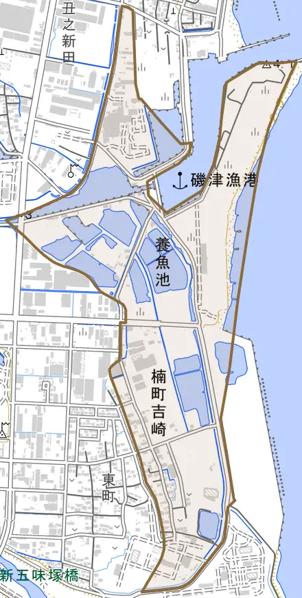 楠町吉崎とその周辺の地図。町の範囲を重ねている