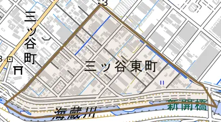 三ツ谷東町とその周辺の地図。町の範囲を重ねている