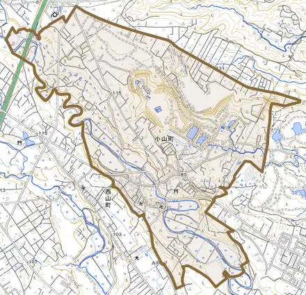 小山町とその周辺の地図。町の範囲を重ねている