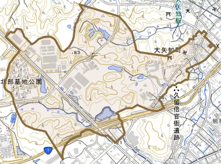 大矢知町青木谷とその周辺の地図。町の範囲を重ねている