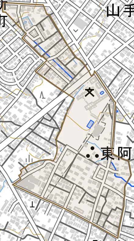 東阿倉川町一区とその周辺の地図。町の範囲を重ねている