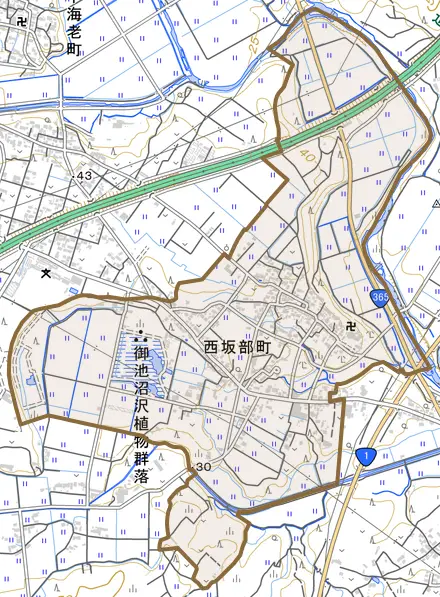 西坂部町御館とその周辺の地図。町の範囲を重ねている