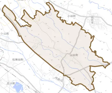 山田町とその周辺の地図。町の範囲を重ねている