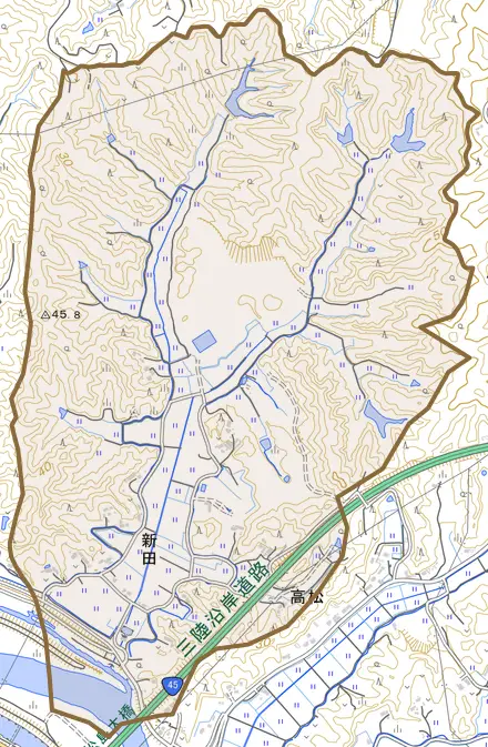 新田とその周辺の地図。町の範囲を重ねている
