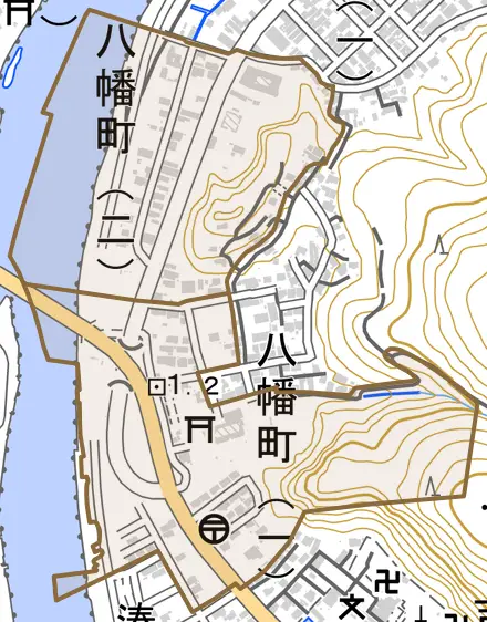 八幡町とその周辺の地図。町の範囲を重ねている