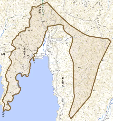 小網倉浜とその周辺の地図。町の範囲を重ねている