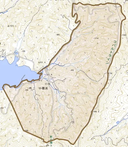 小積浜とその周辺の地図。町の範囲を重ねている