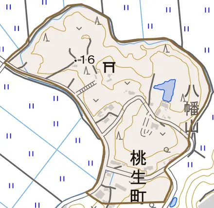 桃生町寺崎とその周辺の地図。町の範囲を重ねている