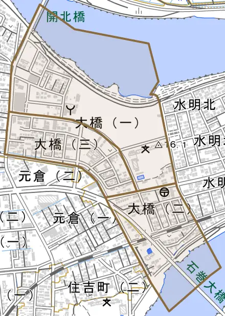 大橋とその周辺の地図。町の範囲を重ねている