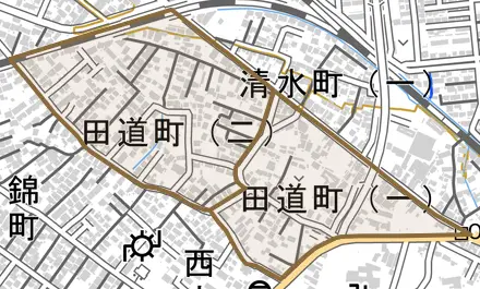 田道町とその周辺の地図。町の範囲を重ねている
