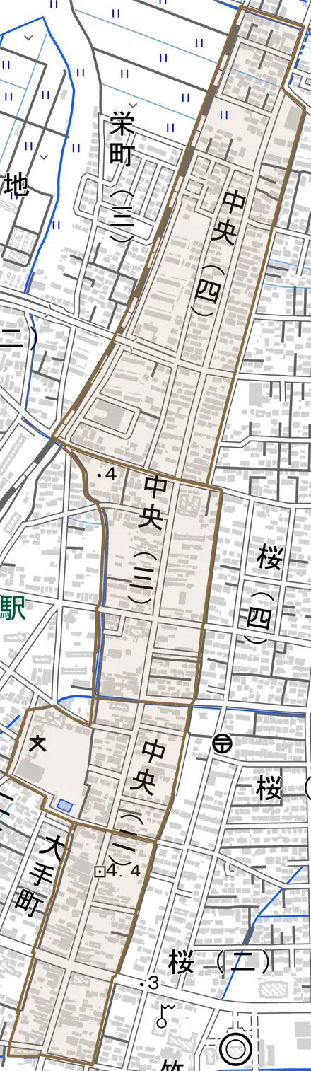 中央とその周辺の地図。町の範囲を重ねている