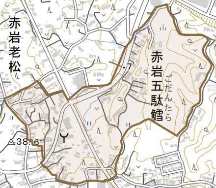 赤岩五駄鱈とその周辺の地図。町の範囲を重ねている