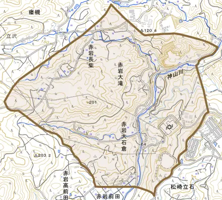 赤岩大石倉とその周辺の地図。町の範囲を重ねている