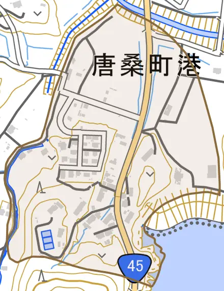 唐桑町港とその周辺の地図。町の範囲を重ねている