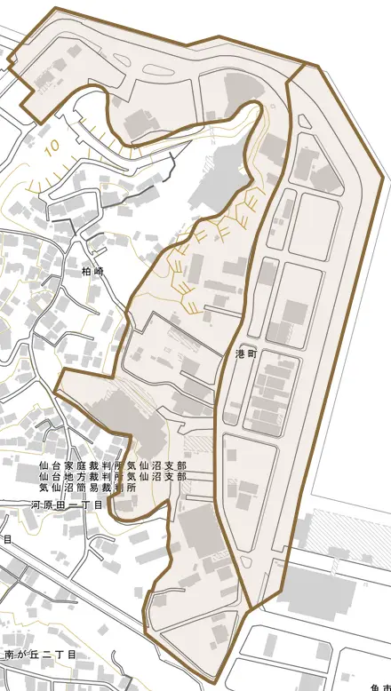 港町とその周辺の地図。町の範囲を重ねている