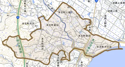 本吉町洞沢とその周辺の地図。町の範囲を重ねている