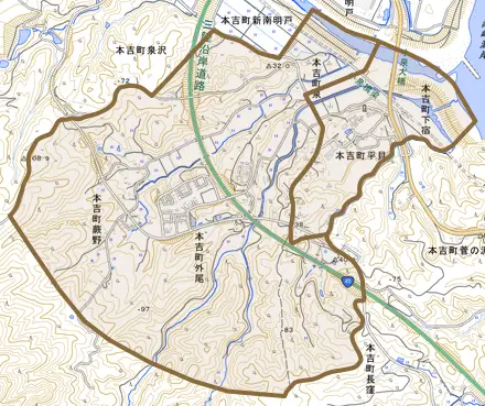 本吉町泉とその周辺の地図。町の範囲を重ねている