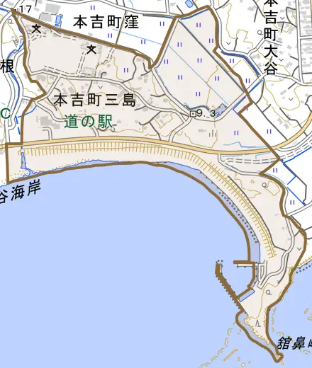 本吉町三島とその周辺の地図。町の範囲を重ねている