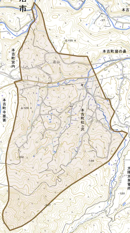 本吉町宮内とその周辺の地図。町の範囲を重ねている