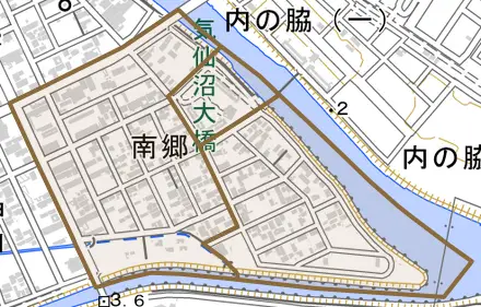 南郷とその周辺の地図。町の範囲を重ねている