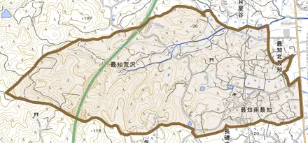 最知荒沢とその周辺の地図。町の範囲を重ねている