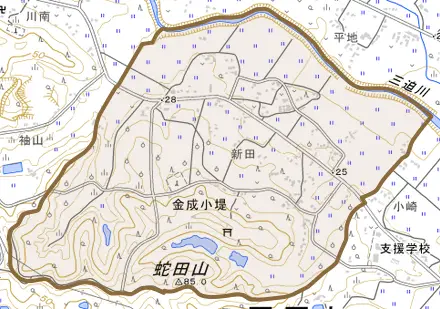 金成小堤とその周辺の地図。町の範囲を重ねている