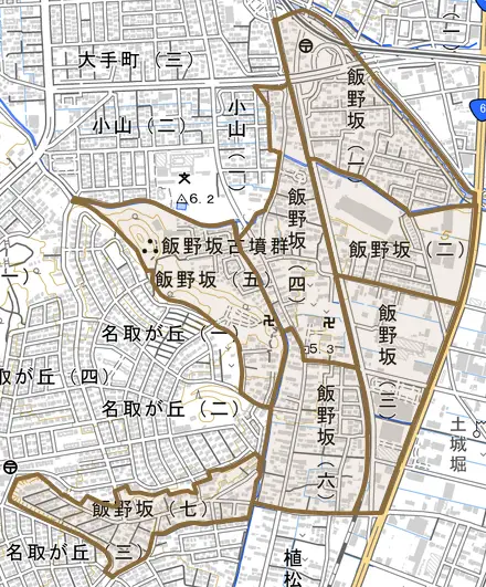 飯野坂とその周辺の地図。町の範囲を重ねている
