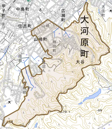 字山崎町とその周辺の地図。町の範囲を重ねている