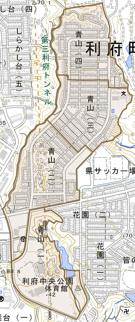 青山とその周辺の地図。町の範囲を重ねている