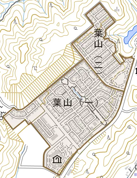 葉山とその周辺の地図。町の範囲を重ねている
